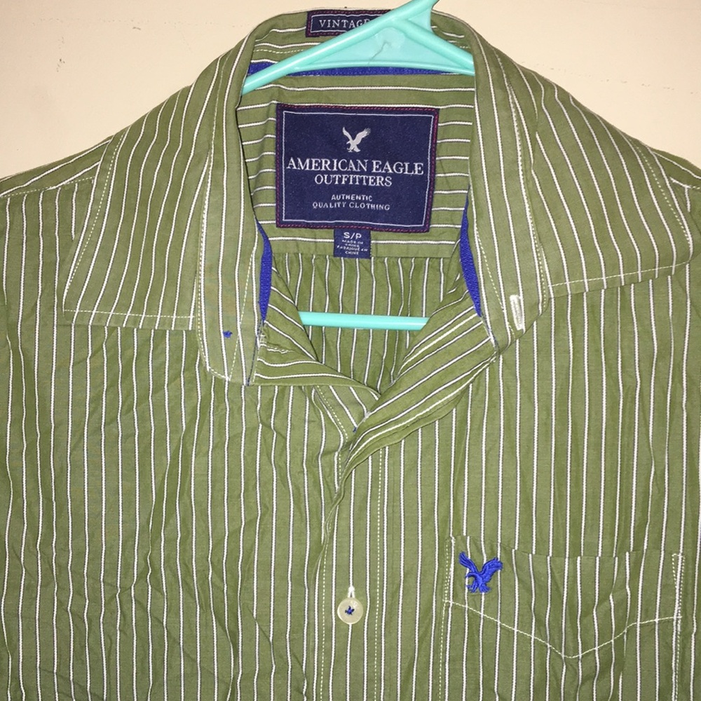 Vintage fit American Eagle button down!